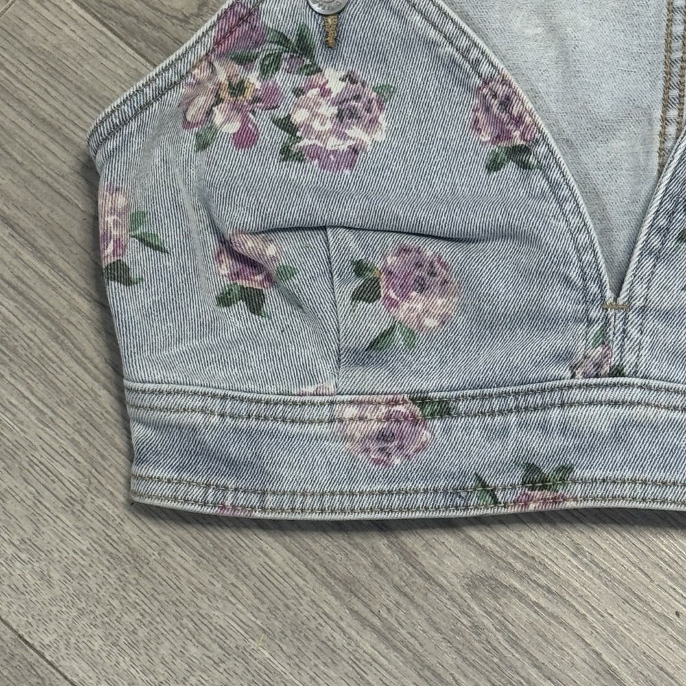 Wild Fable Denim Crop Top Womens Small Light‎ Wash Floral V-Neck Sleeveless Zip - Picture 3 of 6